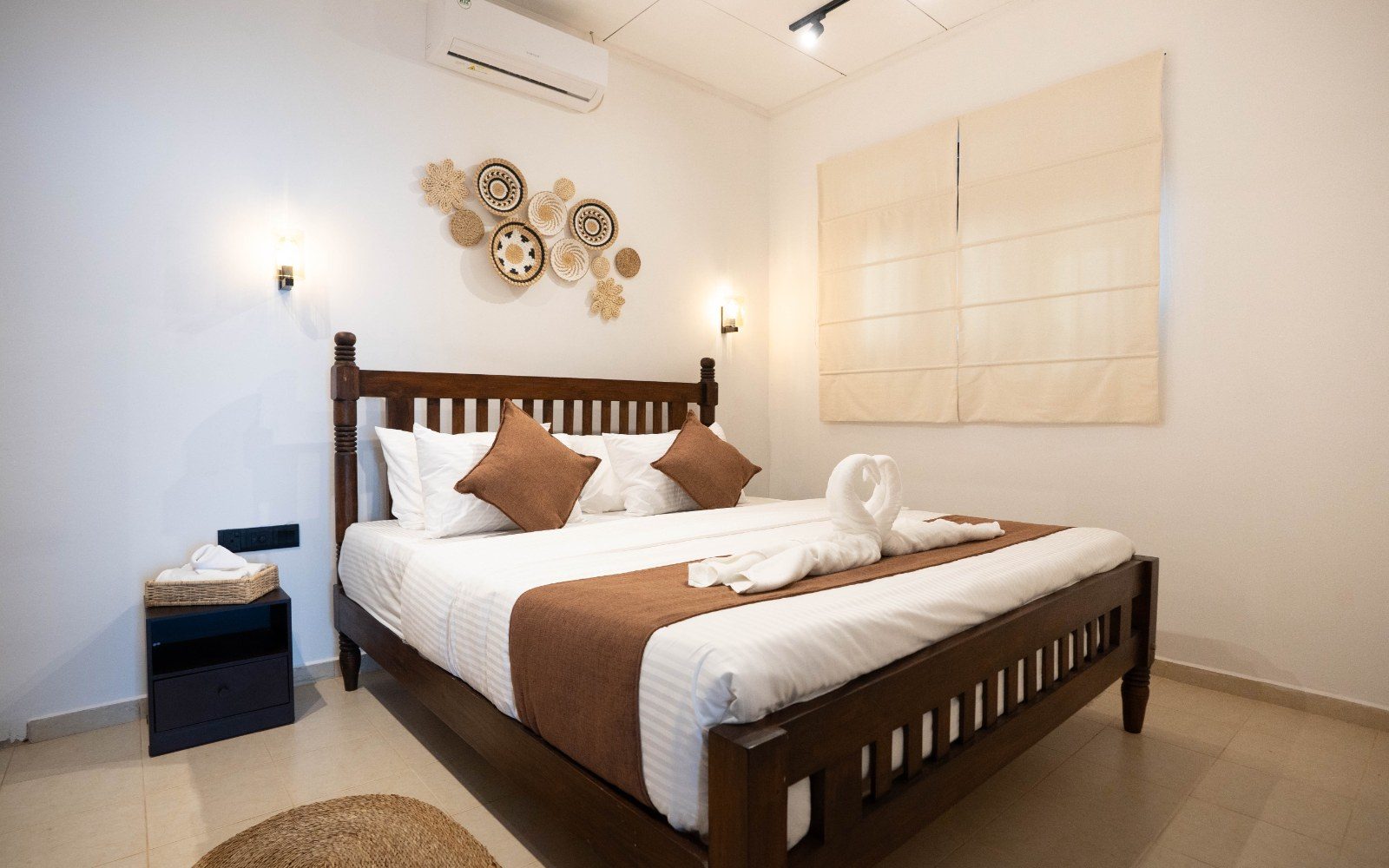 Private Apartment I – King Bedroom & Separate Single Room image 11
